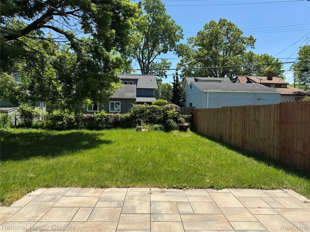 2230 Montroyal Avenue Waterford Charter Township MI 48328
