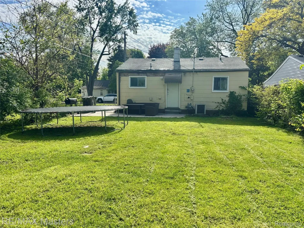 5901 Ziegler Street Taylor City MI 48180