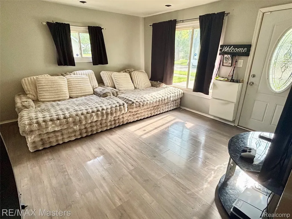 5901 Ziegler Street Taylor City MI 48180