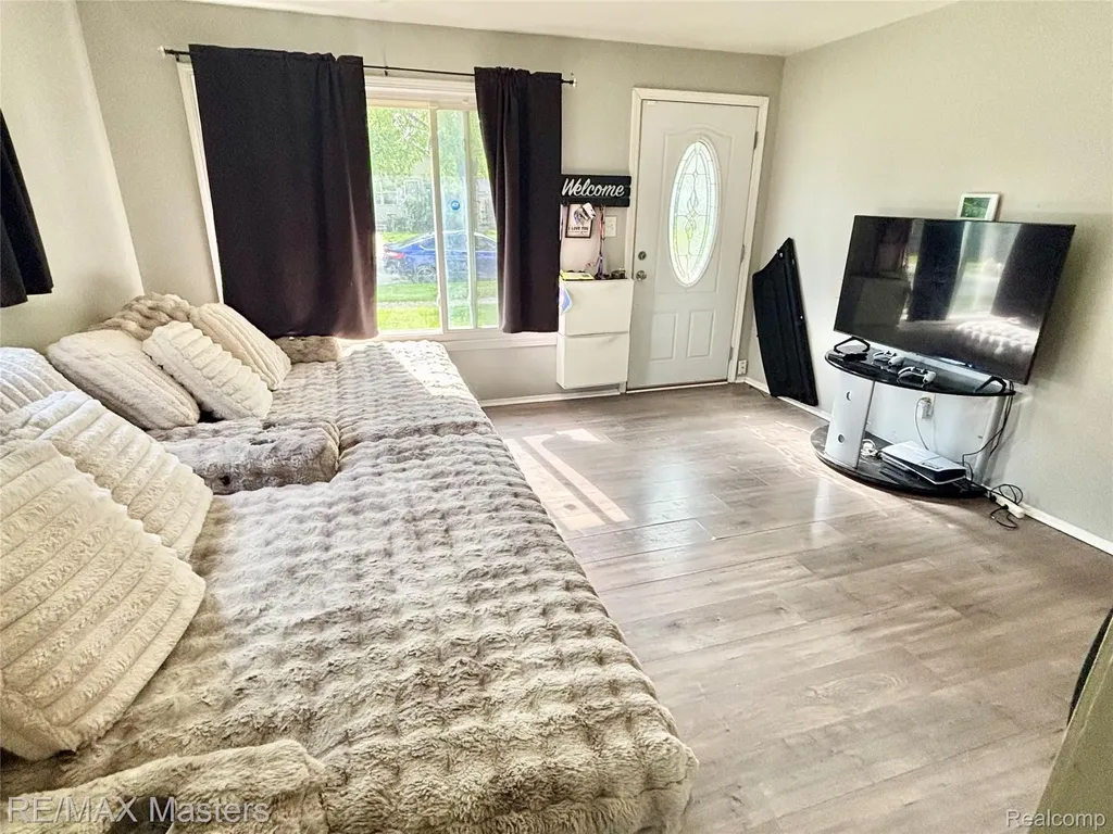 5901 Ziegler Street Taylor City MI 48180