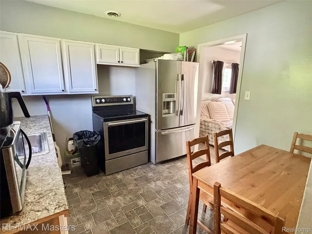 5901 Ziegler Street Taylor City MI 48180