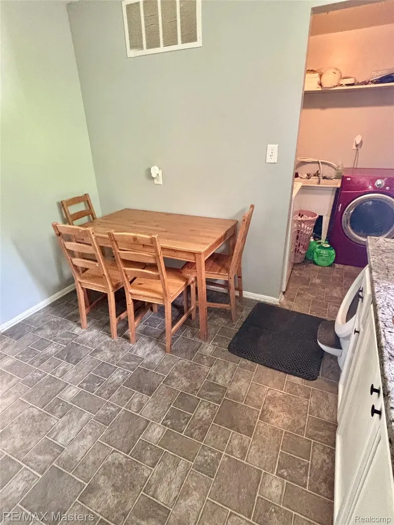5901 Ziegler Street Taylor City MI 48180