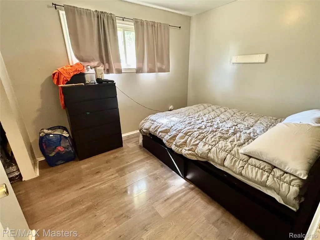 5901 Ziegler Street Taylor City MI 48180