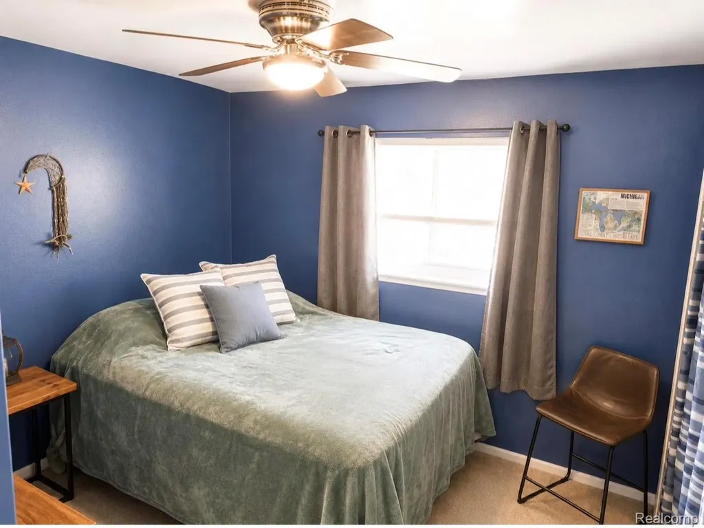 14033 Edison Drive Warren City MI 48088