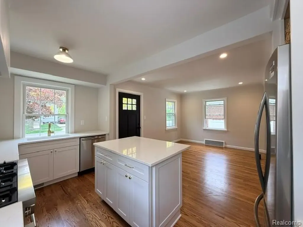 872 Channing Street Ferndale City MI 48220