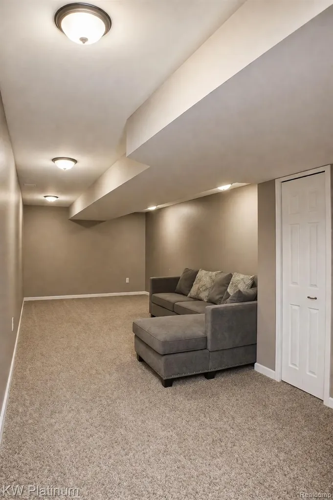 51849 Huntley Avenue New Baltimore City MI 48047