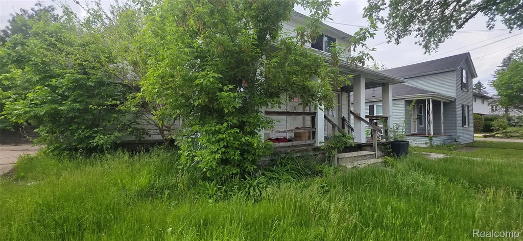 815 S Harrison Street Saginaw City MI 48602