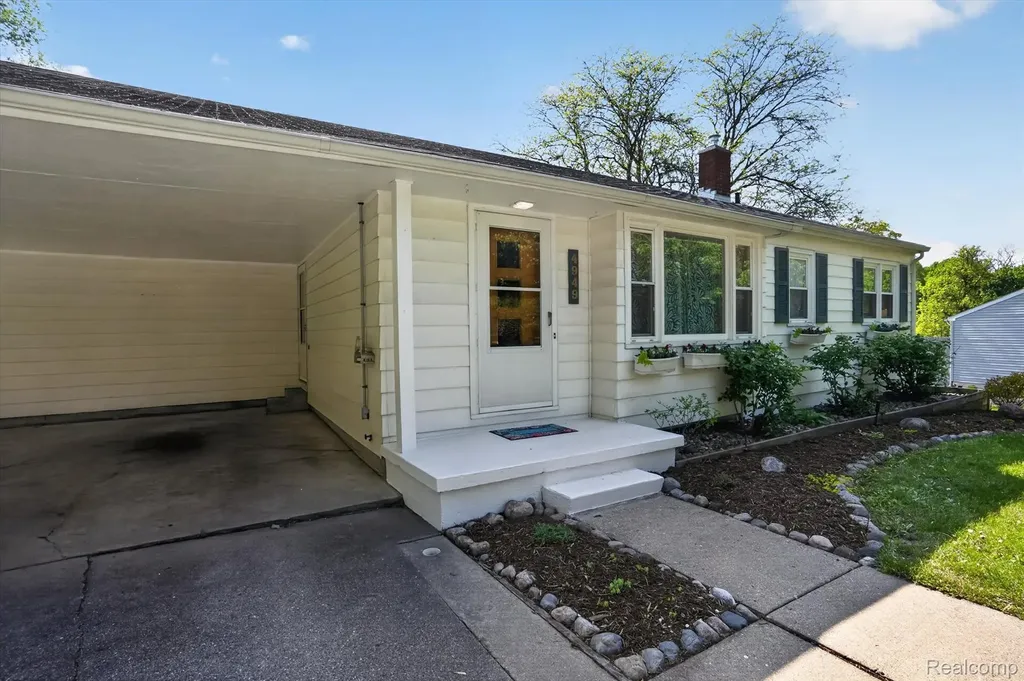 4949 Algonquin Way Meridian Charter Township MI 48864