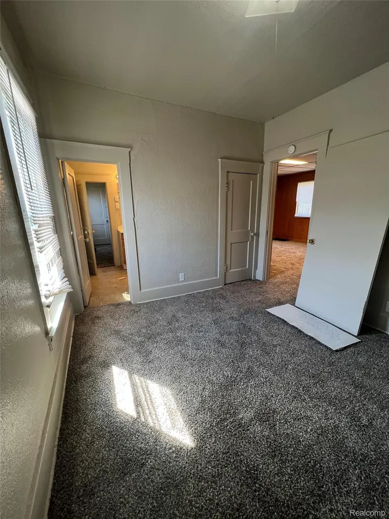 1410 Indiana Avenue Flint City MI 48506