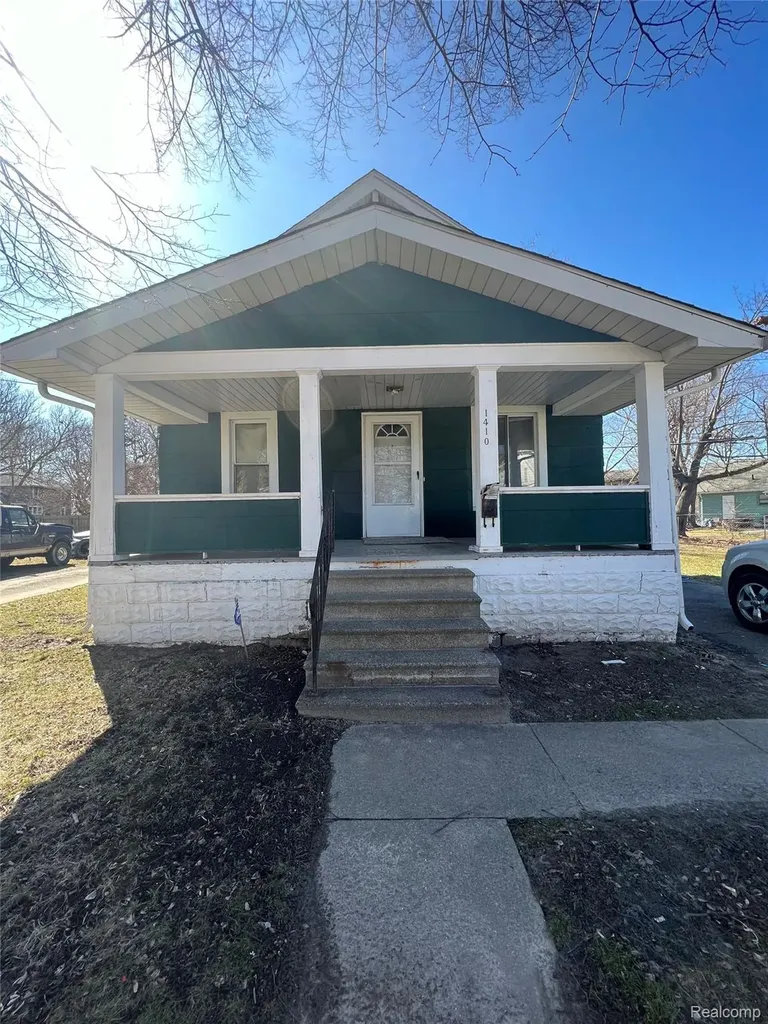 1410 Indiana Avenue Flint City MI 48506
