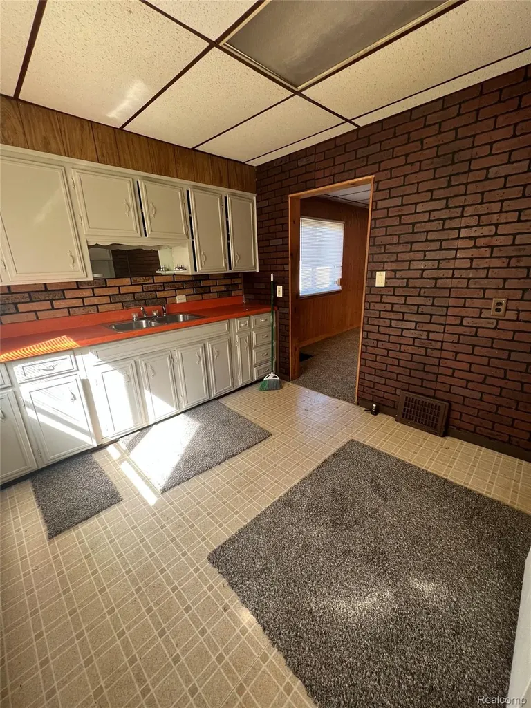 1410 Indiana Avenue Flint City MI 48506