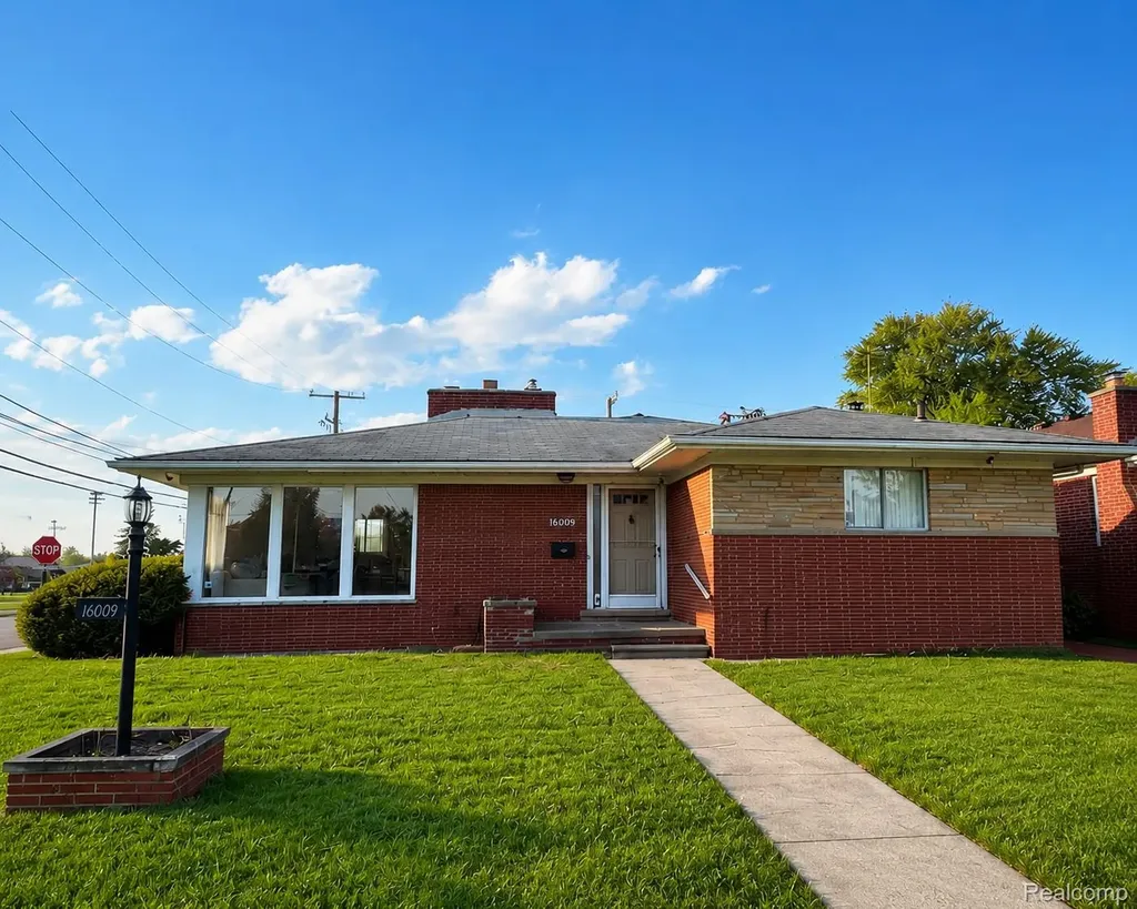 16009 Bell Avenue Eastpointe City MI 48021
