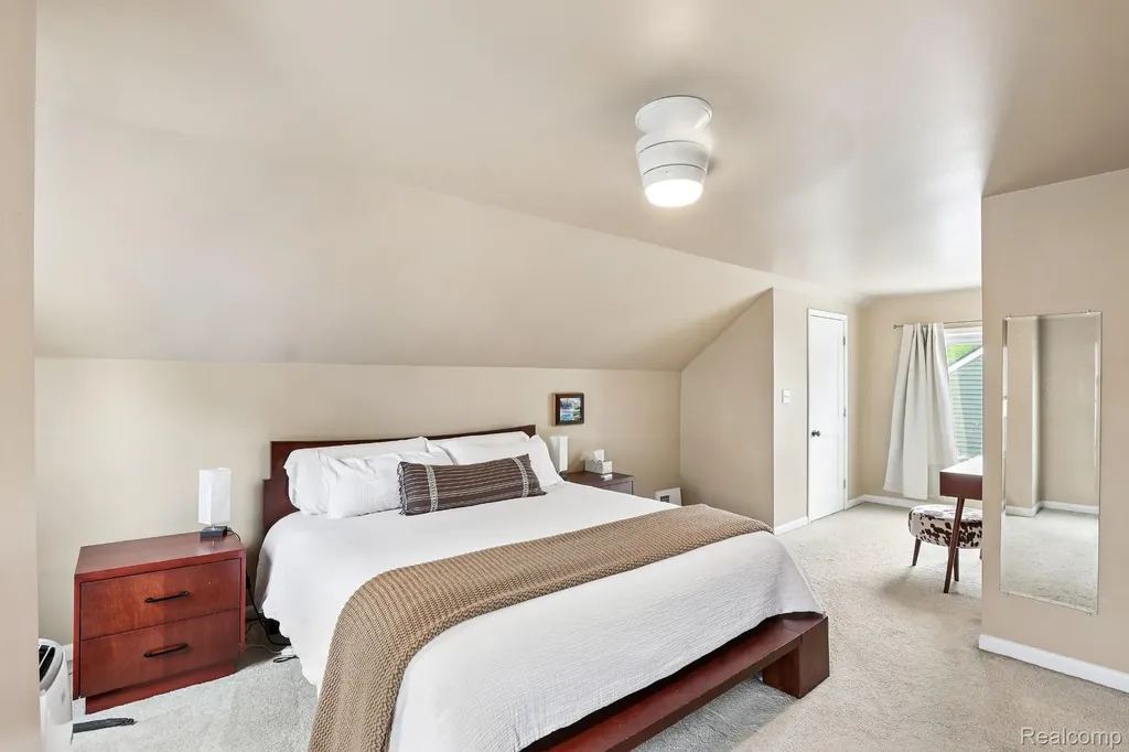312 S Edgeworth Avenue Royal Oak City MI 48067