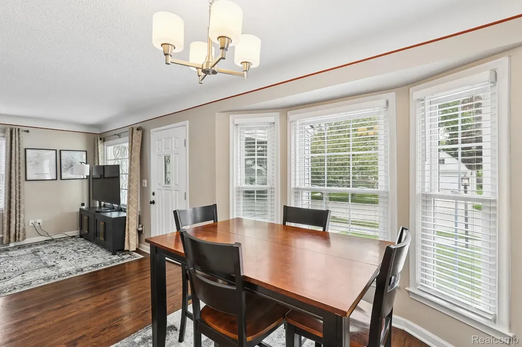 312 S Edgeworth Avenue Royal Oak City MI 48067