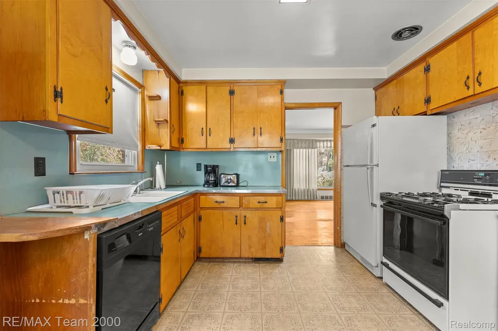 27143 Westland Road Redford Charter Township MI 48240
