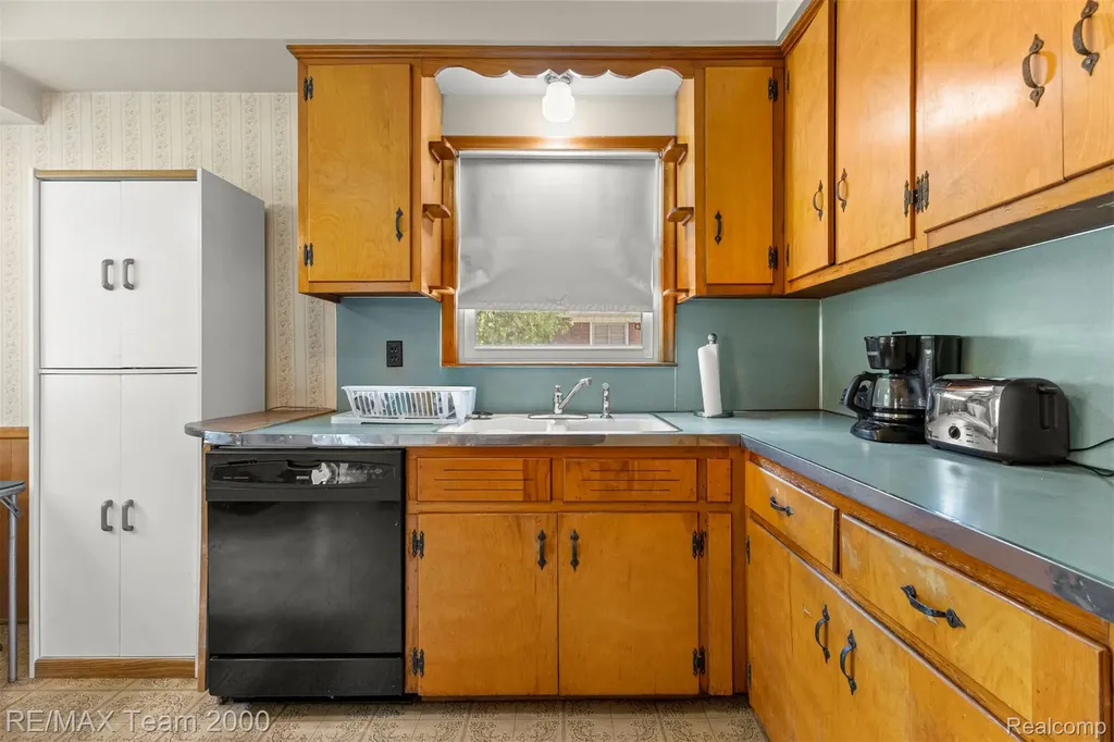 27143 Westland Road Redford Charter Township MI 48240