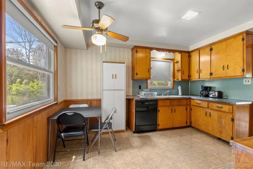 27143 Westland Road Redford Charter Township MI 48240
