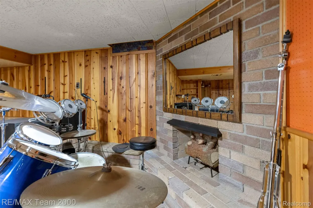 27143 Westland Road Redford Charter Township MI 48240