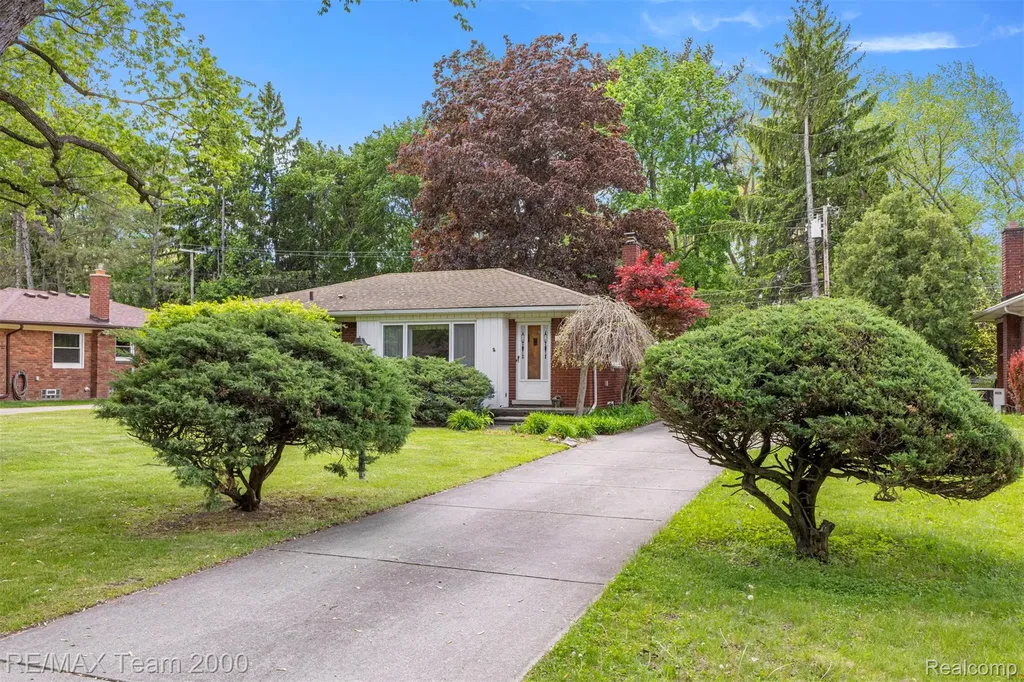 27143 Westland Road Redford Charter Township MI 48240