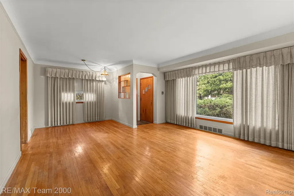 27143 Westland Road Redford Charter Township MI 48240