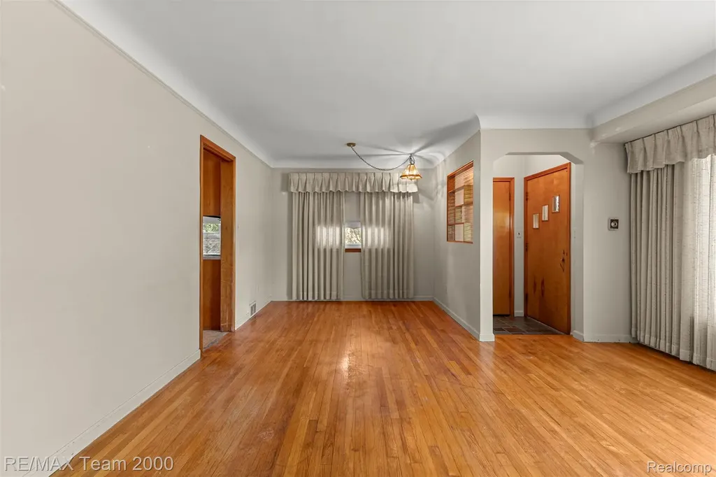 27143 Westland Road Redford Charter Township MI 48240