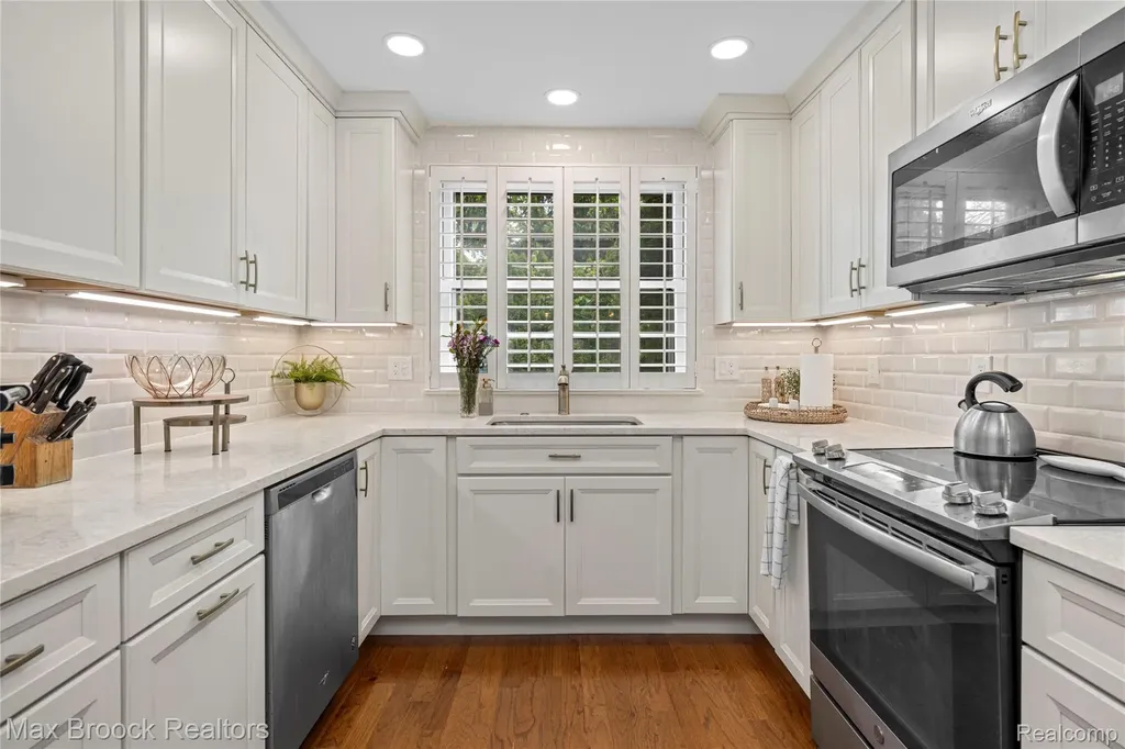 6485 Thurber Road Bloomfield Hills City MI 48301