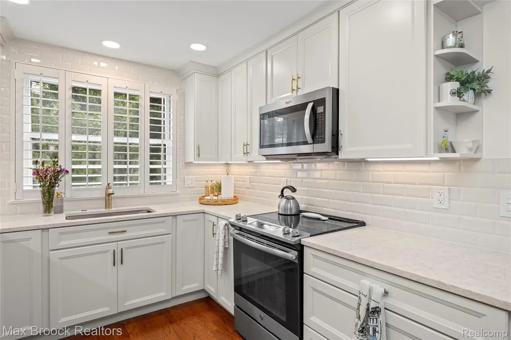 6485 Thurber Road Bloomfield Hills City MI 48301