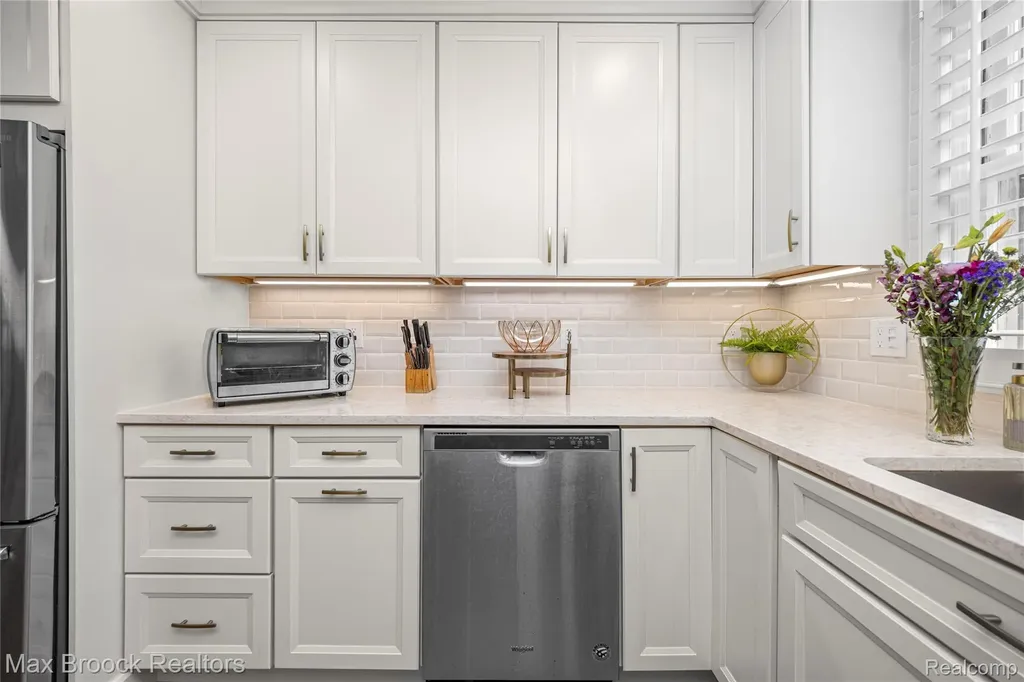6485 Thurber Road Bloomfield Hills City MI 48301