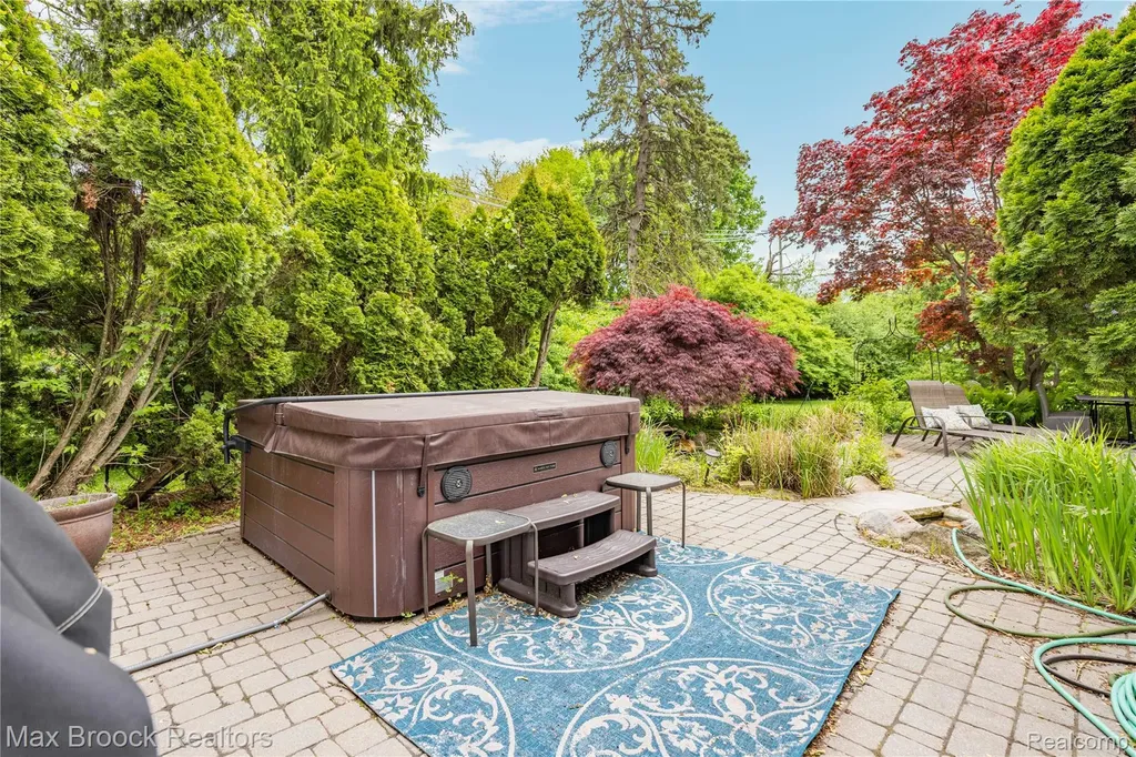6485 Thurber Road Bloomfield Hills City MI 48301