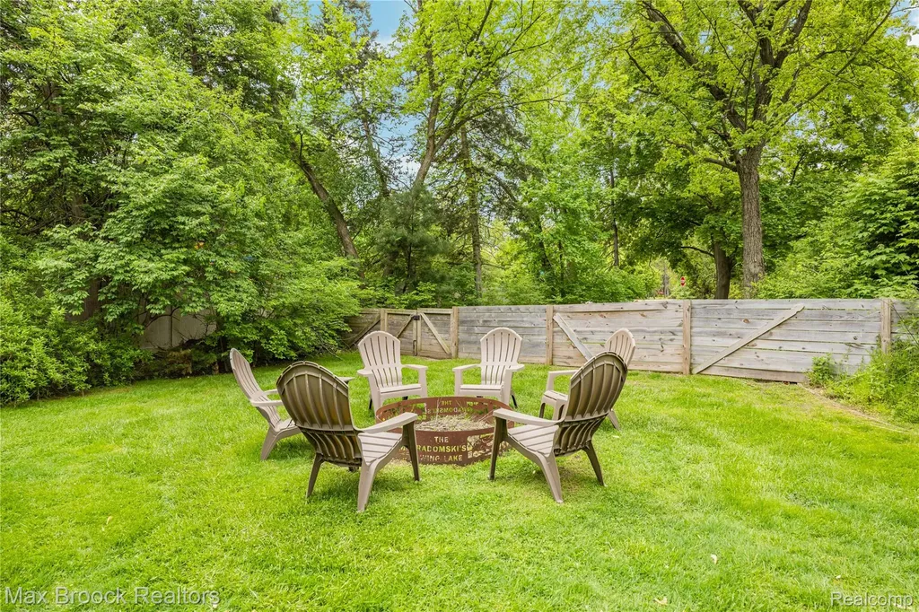 6485 Thurber Road Bloomfield Hills City MI 48301