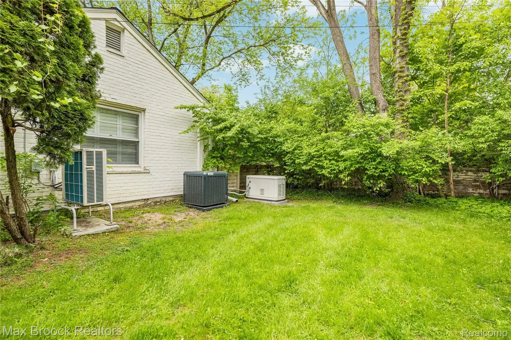 6485 Thurber Road Bloomfield Hills City MI 48301