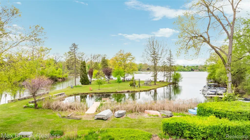 6485 Thurber Road Bloomfield Hills City MI 48301