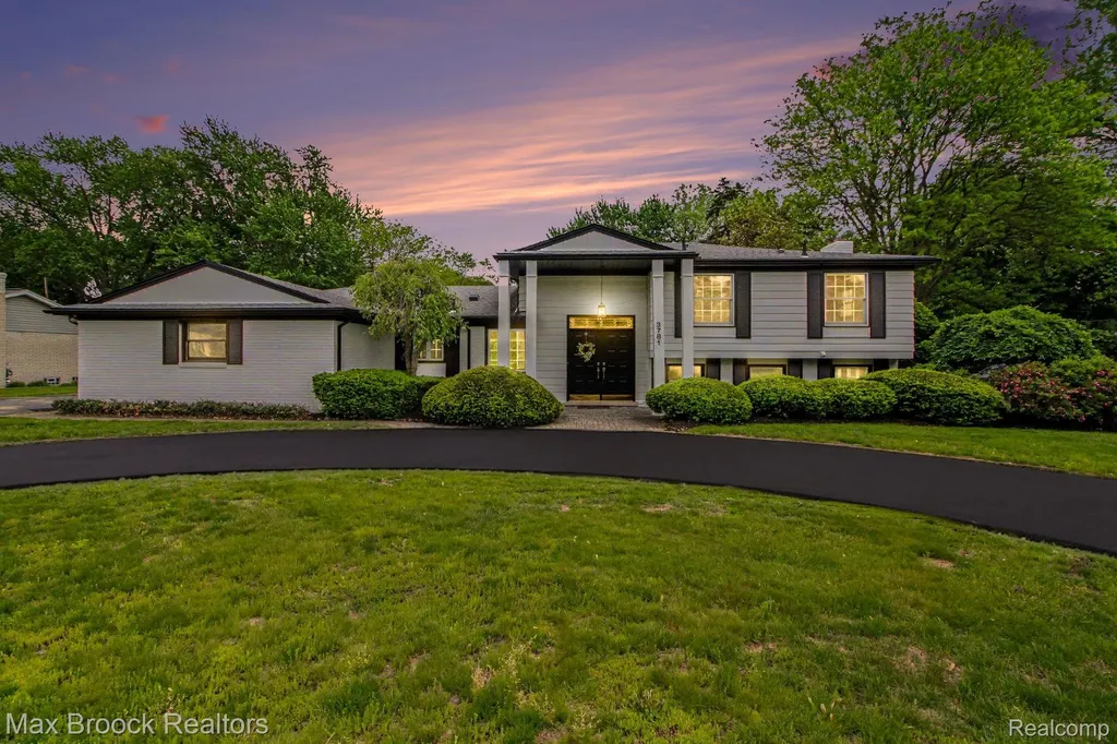 3781 Quarton Road Bloomfield Charter Township MI 48302