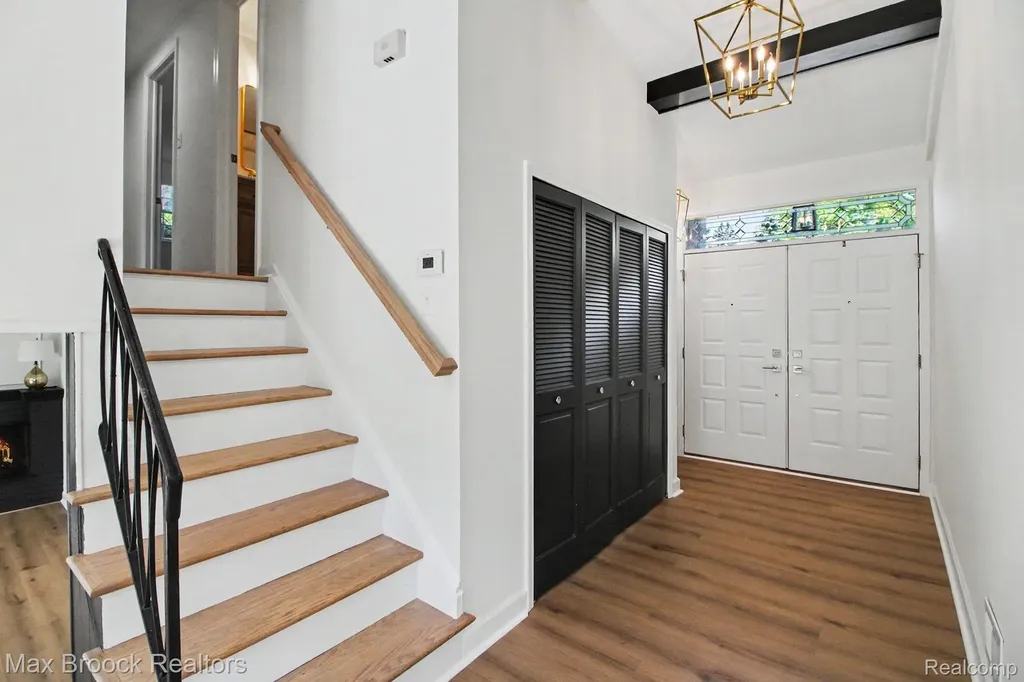 3781 Quarton Road Bloomfield Charter Township MI 48302