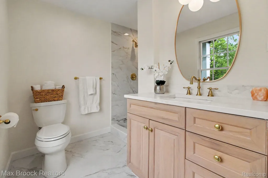 3781 Quarton Road Bloomfield Charter Township MI 48302
