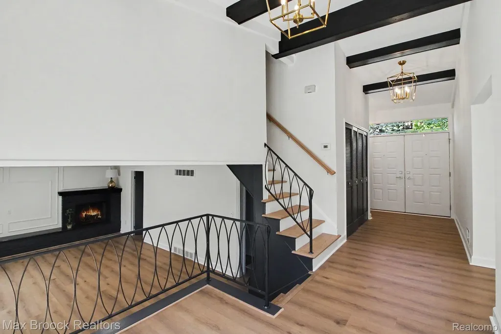 3781 Quarton Road Bloomfield Charter Township MI 48302