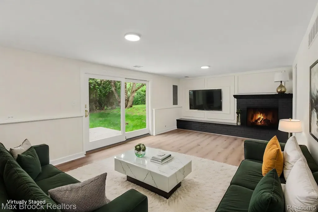 3781 Quarton Road Bloomfield Charter Township MI 48302