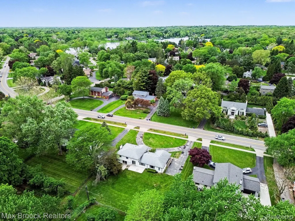 3781 Quarton Road Bloomfield Charter Township MI 48302