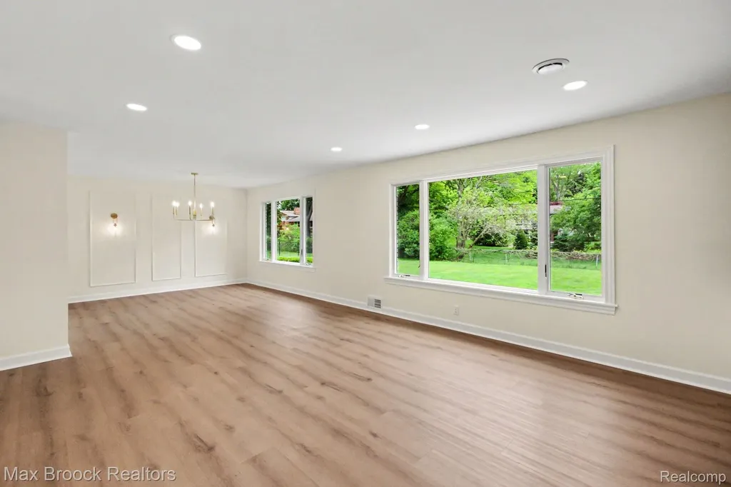 3781 Quarton Road Bloomfield Charter Township MI 48302