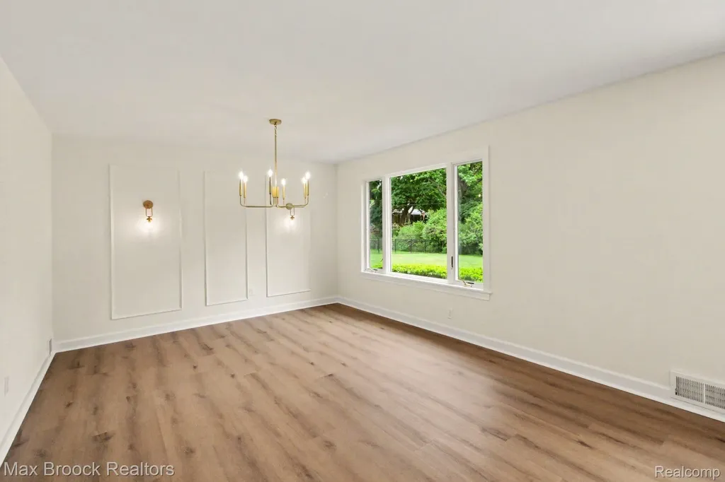3781 Quarton Road Bloomfield Charter Township MI 48302