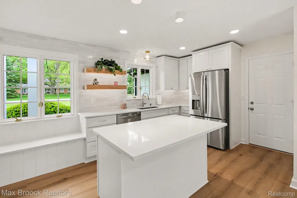 3781 Quarton Road Bloomfield Charter Township MI 48302
