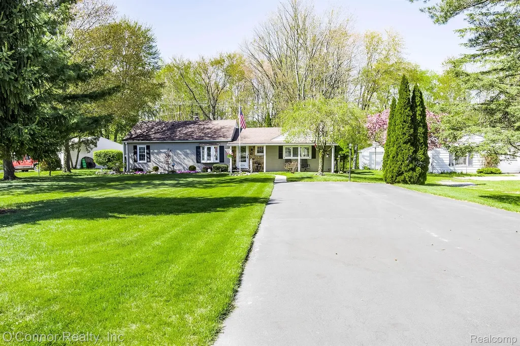 4234 Atkins Road Port Huron Charter Township MI 48060