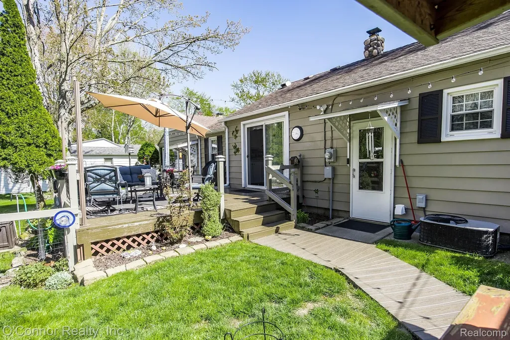 4234 Atkins Road Port Huron Charter Township MI 48060