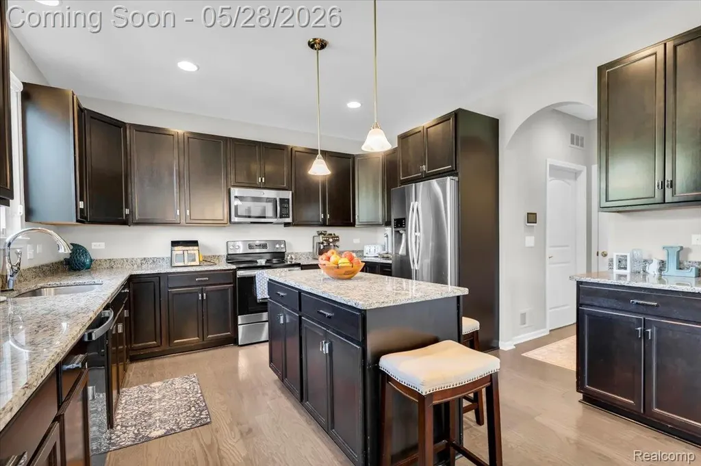 2904 Secret Way Commerce Charter Township MI 48390