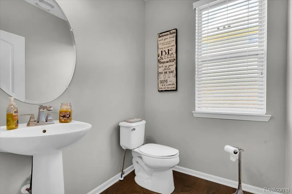 2904 Secret Way Commerce Charter Township MI 48390