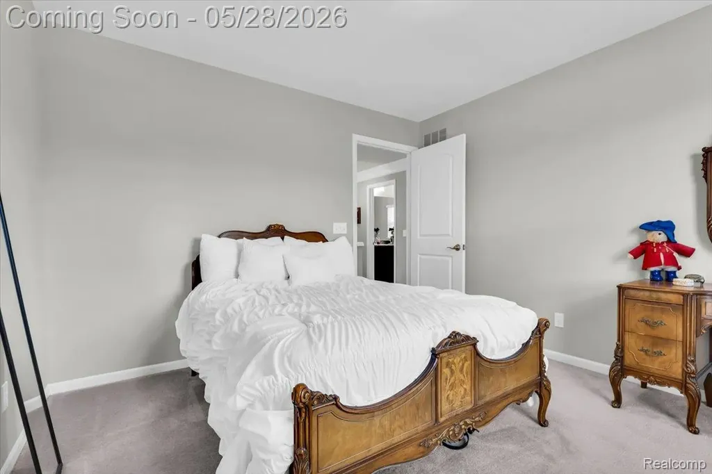 2904 Secret Way Commerce Charter Township MI 48390
