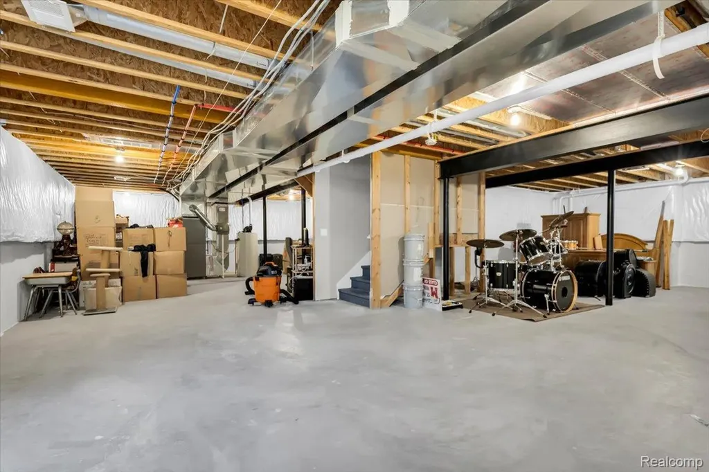 2904 Secret Way Commerce Charter Township MI 48390
