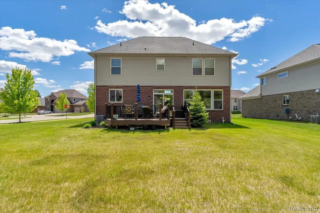 2904 Secret Way Commerce Charter Township MI 48390