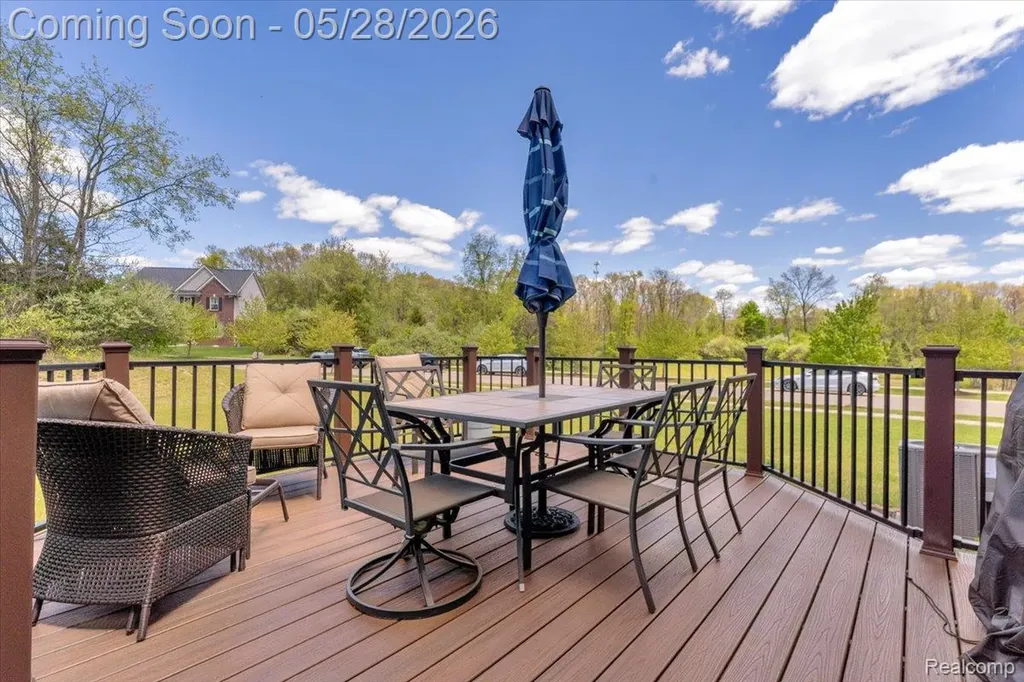 2904 Secret Way Commerce Charter Township MI 48390