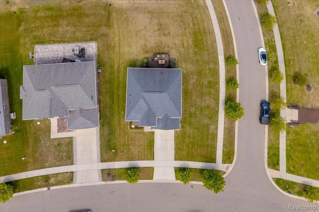 2904 Secret Way Commerce Charter Township MI 48390